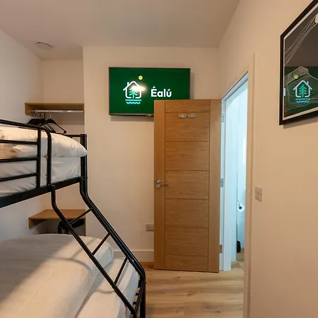 Hostel Ealu *